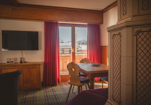 Elegante Superior-Suite mit Balkon